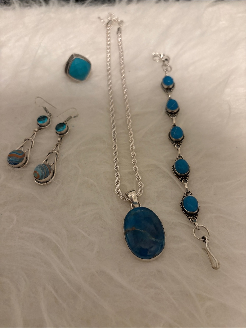 Turquoise Silver Stone Tone Necklace, Bracelet, Earrings & Size 7 Ring Set